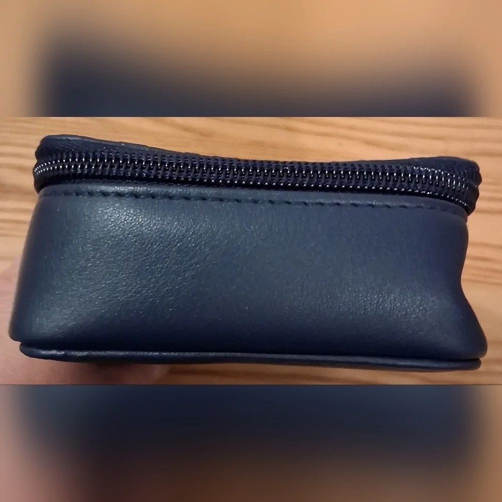 EUC Missoni & Delta Airlines Navy Chevron Travel Cosmetic Beauty Zip Case Bag